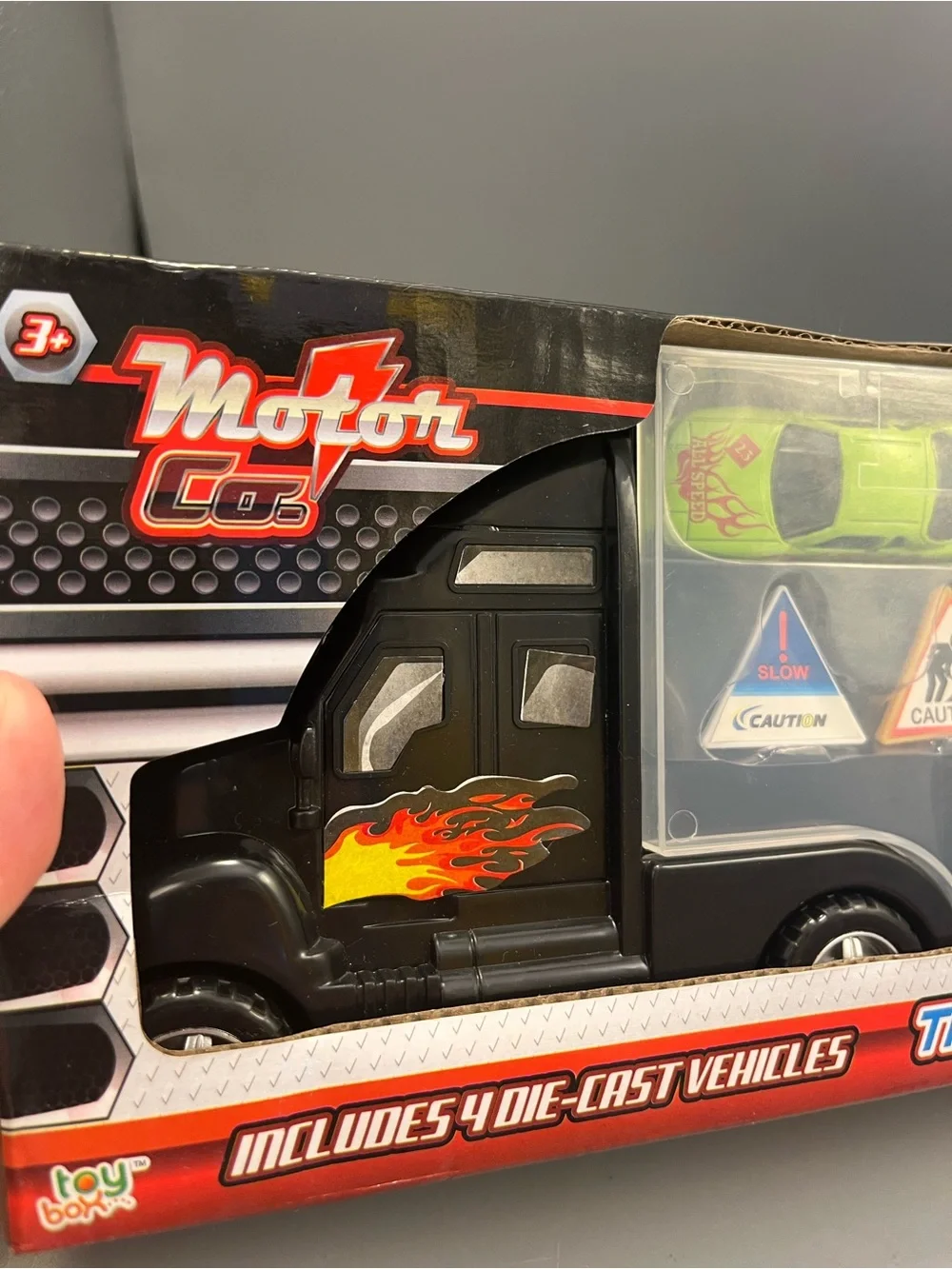 Transport Carrier Truck Die Cast Cars 8 Pc Set Semi Carry Case Vehicles Motor Co